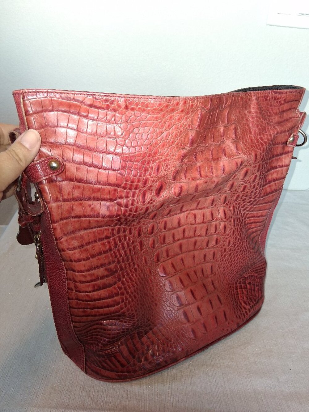 BRAHMIN red faux Crocodile Purse Satchel Bucket Handbag Large Size brass buckles